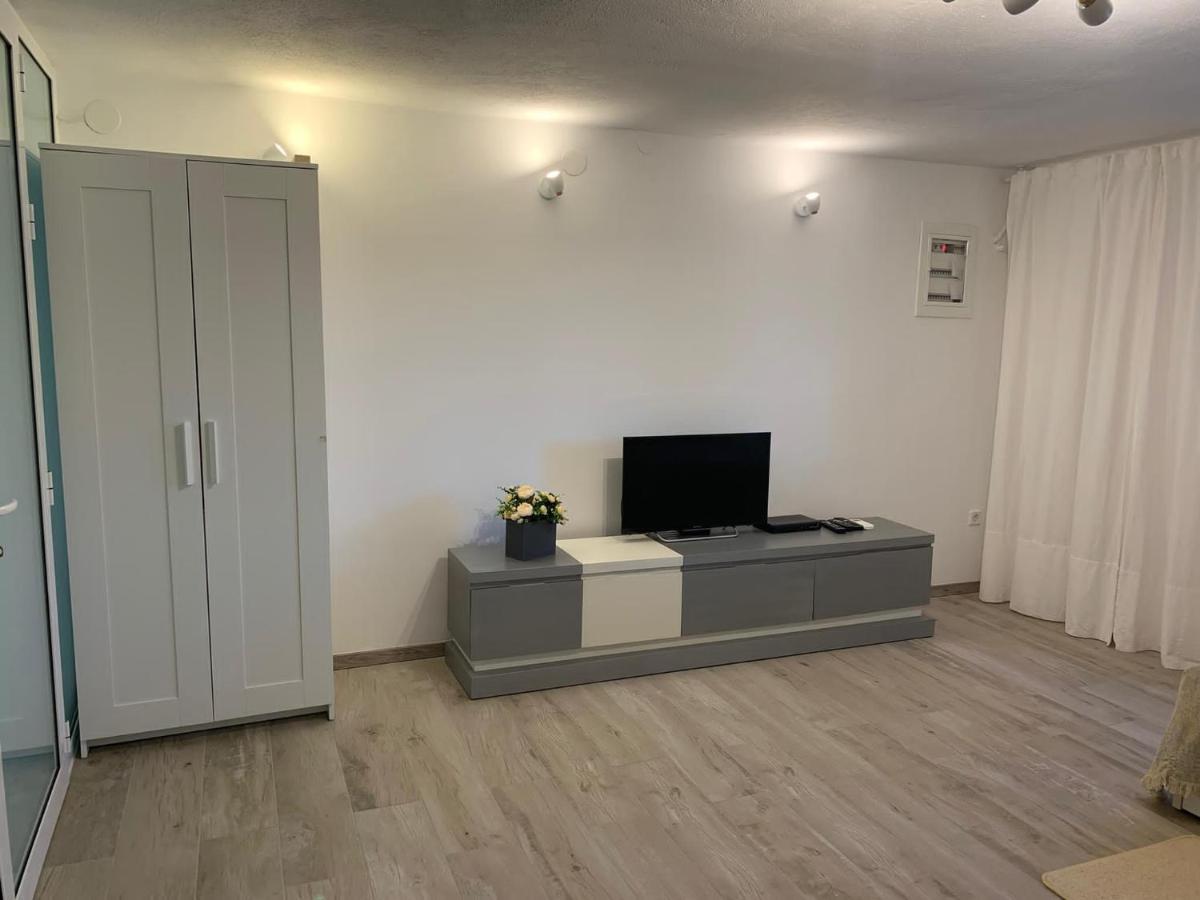 Villa Balsamico - Appartement Vue Sur Le Jardin Vrasná Dış mekan fotoğraf